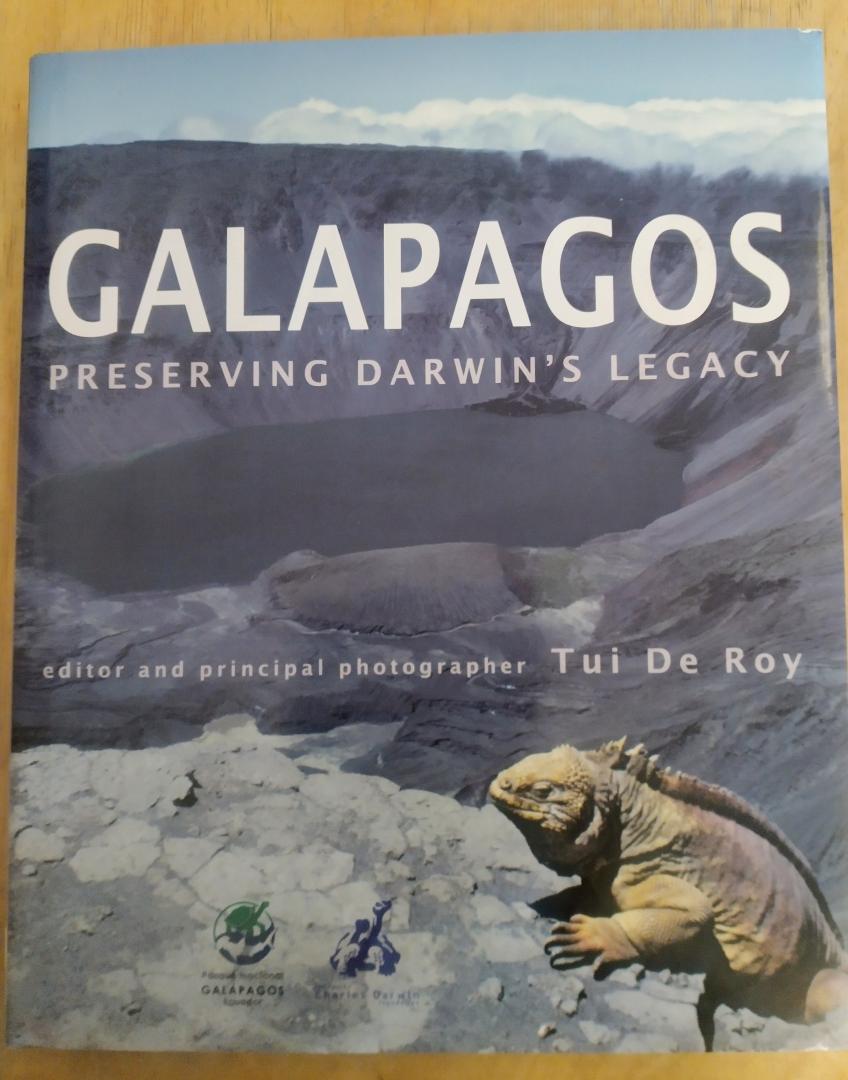Tui de Roy - Galapagos: Preserving Darwin's Legacy