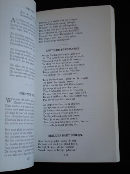 Schenk, Dr M.G. & H.M.Mos, Onder redactie van - Geuzenliedboek 1940-1945