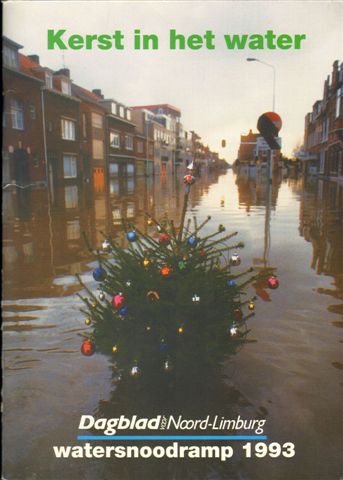 Diverse auteurs - Kerst in het Water, Watersnoodramp 1993, 64 pag. geniete softcover, goede staat