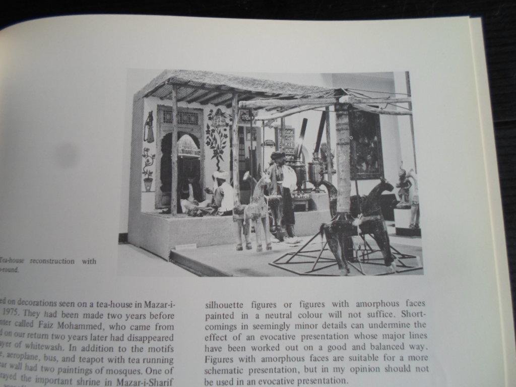 Gulik, W.R.van & H.S.van der Straaten, G.D.van Wengen - From field-case to show-case, Research, Aquisition and Presentation in The Rijksmuseum voor Volkenkunde, Leiden