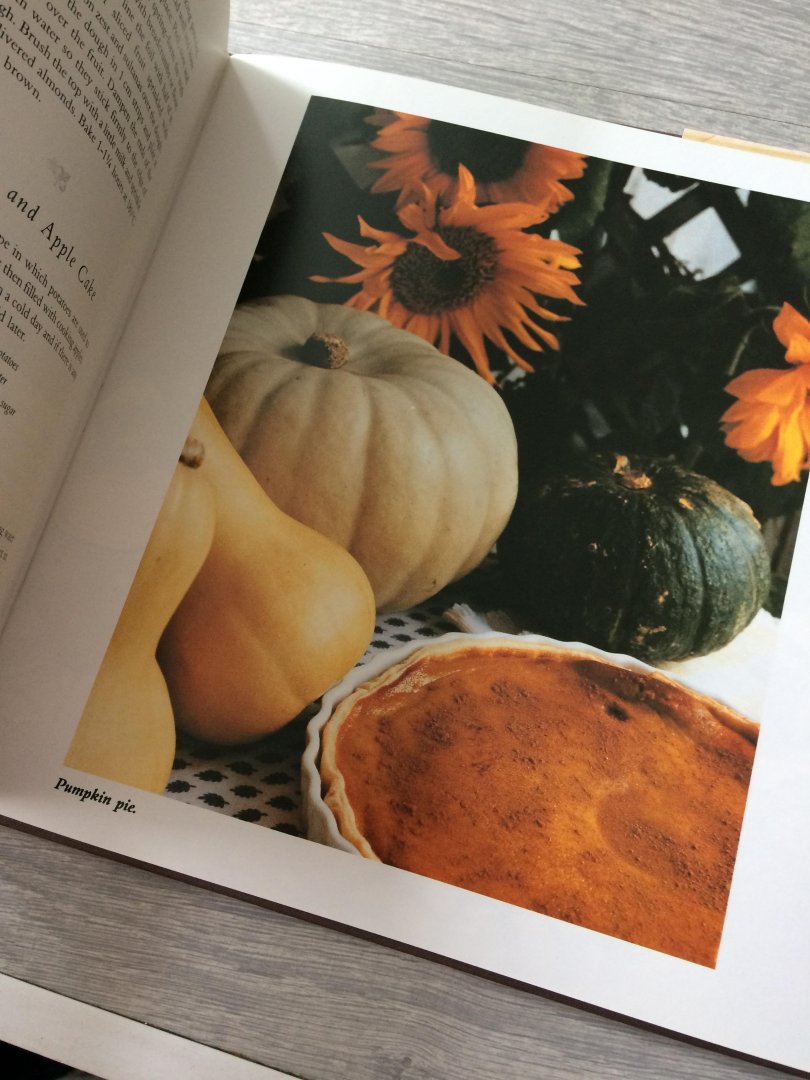 Gillian Painter - A New Zealand Country Harvest Cookbook