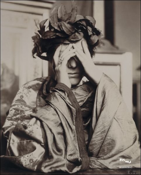 Tamara Berghmans & Ingrid Leonard (eds.) - Early Gaze  Ongeziene fotografie uit de 19de eeuw  / Early Gaze  Unseen Photography from the 19th Century