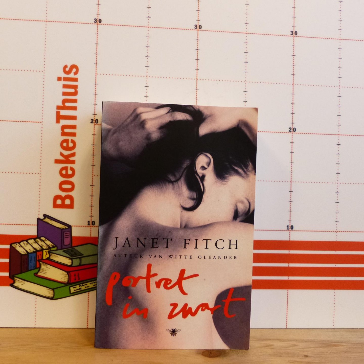 Fitch, Janet - Portret in zwart