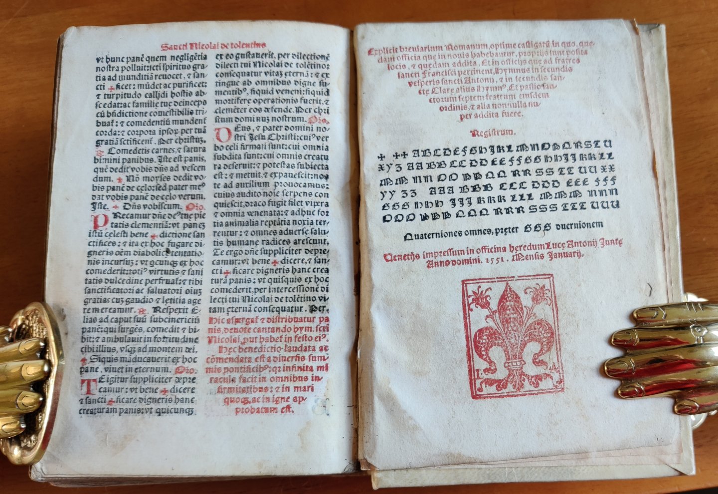  - Breviarium Romanum optime castigati. Venetiis in officina heredum Luce Antonij Junte Venice. (Heirs of Luce Antonij Junte).  [Iunte, Juntas or Giunta], 1551. Mense Januario. Rare breviary used by Franciscan monks