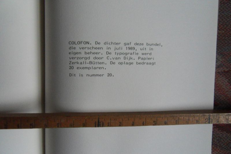 Molen, W.J. van der. - Steenbarricaden. - En haiku-vacantie naar Kos.  [ Genummerd ex. 20 / 20 ].