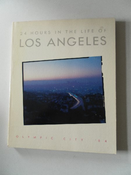 Coleman, Wanda & Spurrier, Jeff - 24 hours in the life of Los Angeles Olympic City `84 fotoboek met plattegrond March 30 1984