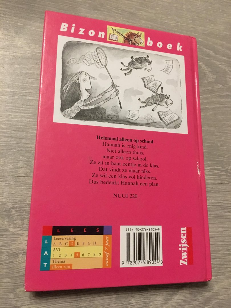 Lieshout, Elle van - Helemaal alleen op school