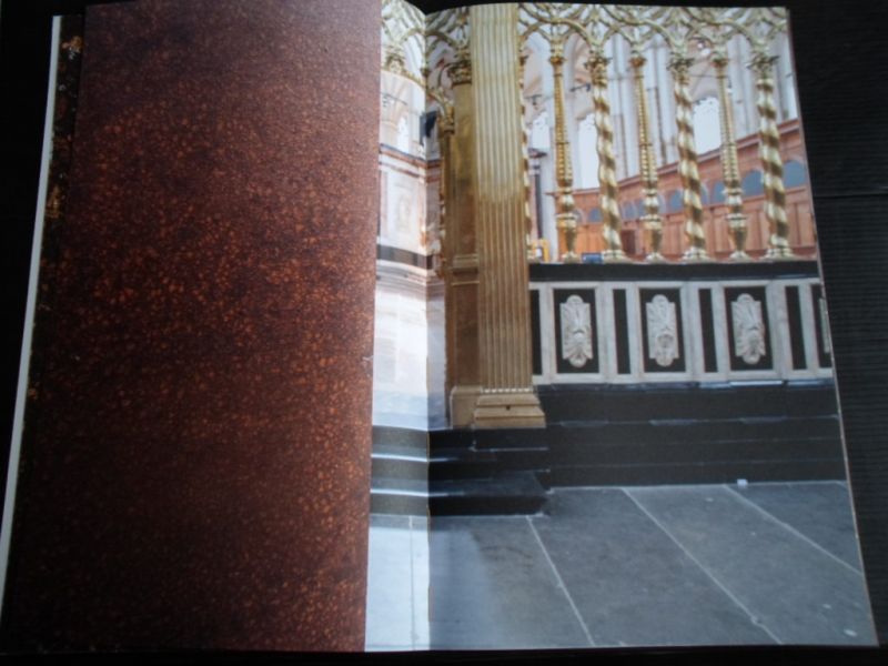 Los, Emma - In Between, installatie van Henk Schut