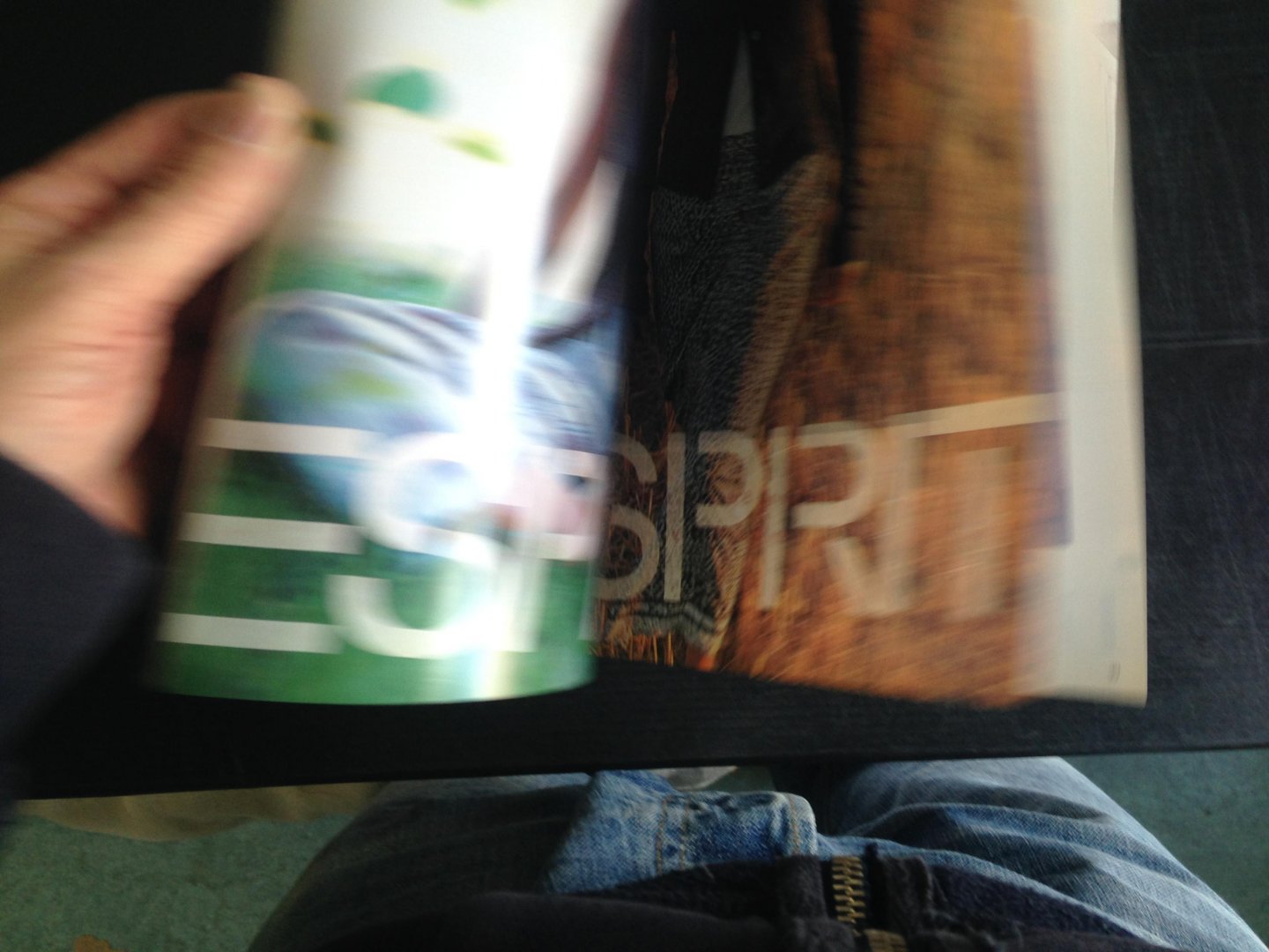  - Magazine Bij, Honderdvijfentwintig jaar De Beijenkorf