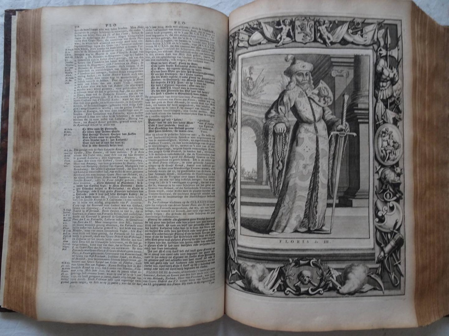 Halma, François. - Tooneel der Vereenigde Nederlanden, en onderhorige landschappen, Geopent in een Algemeen historisch, genealogisch, geographisch, En staatkundig woordenboek, Waar in de Aloude, de Opvolgende en Hedendaagsche Staat dezer gewesten naar de orde va...