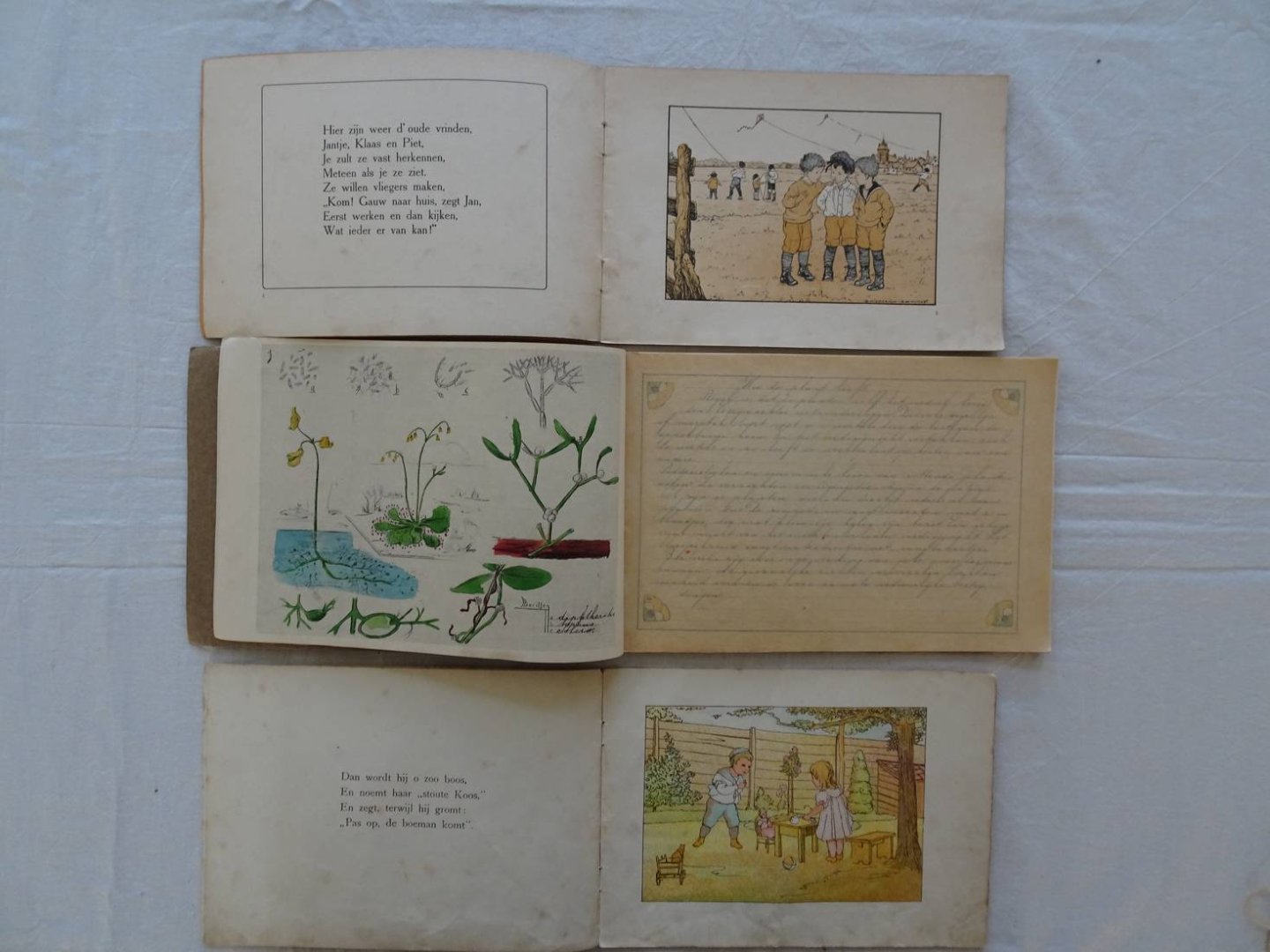 Diverse auteurs. - Voor school en huis. In de wei/ Voor school en huis. Een vliegerwedstrijd/ Beeldschrift. XVIIe stukje, de Boeman. Methode Leidsche Kweekschool/ De natuur in- III. 4 titels.