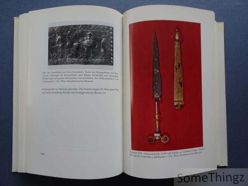 Ortwin Gamber - Waffe und Rustung Eurasiens. Fruhzeit und Antike: Ein waffenhistorisches Handbuch.