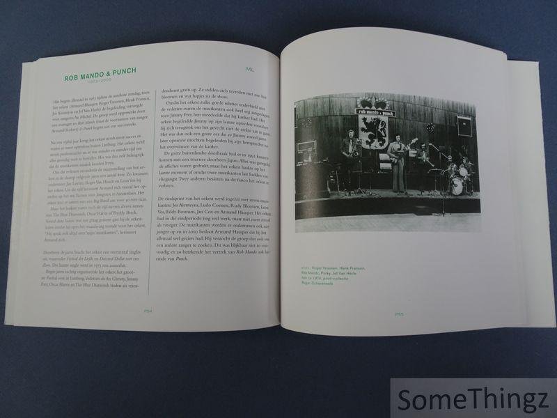 Roger Scheveneels / Leen Bouwens. - Limburgse Dansorkesten 1950-1975. 28 momentopnames. Een verzameling van Roger Scheveneels. Een project in het kader van Leopoldsburg Verzameld/t. [Met bijbehorende CD-rom]