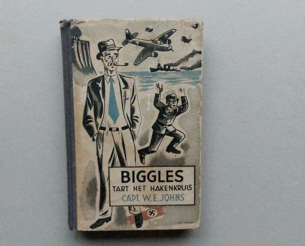 Johns, W.E. Capt. - Biggels tart het hakenkruis