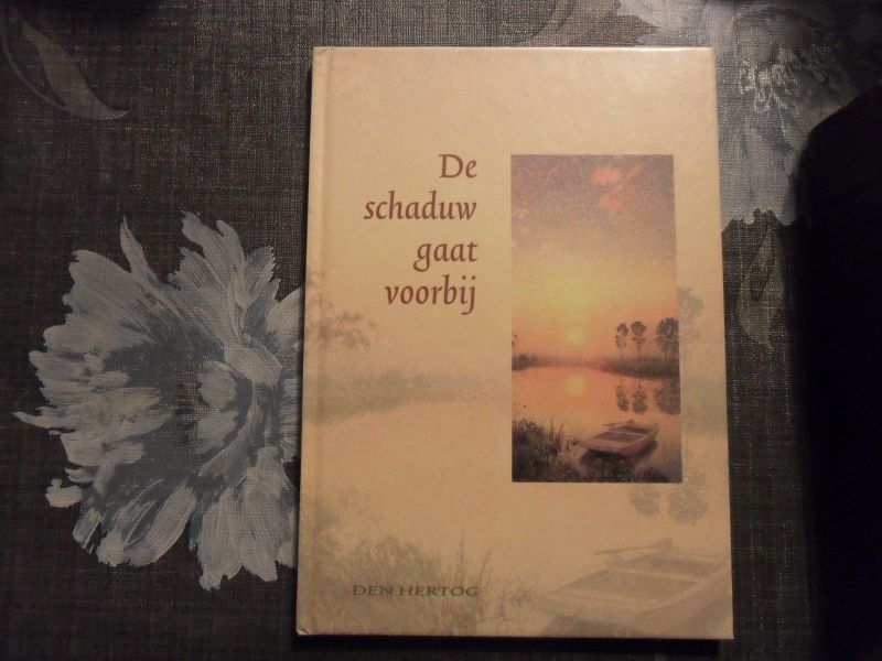 Gunning J.H. JHzn, / Veen-Nusmeijer van Jo e.a. - De schaduw gaat voorbij
