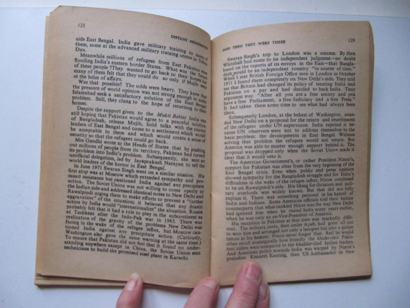 Kuldip Nayar - Distant Neighbours - A Tale of the Subcontinent