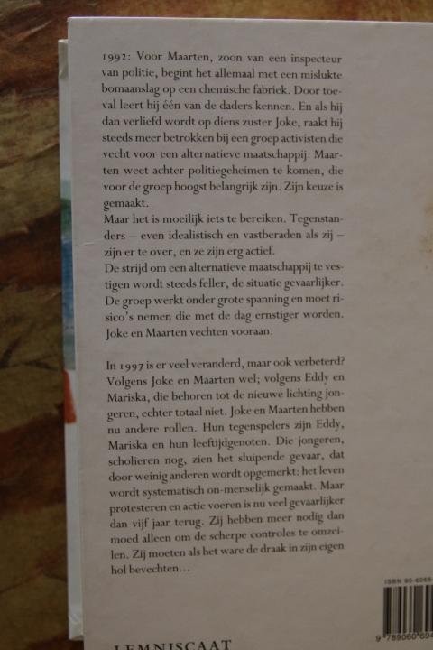 Berg, J. W. van den - Geboeid door de gokkast