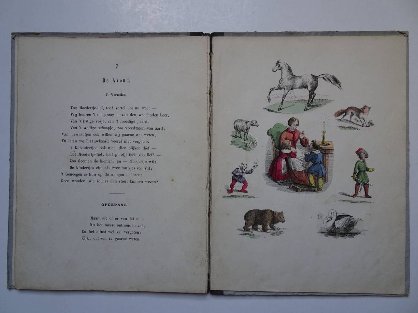 Bloemendal, A.C. - Het Lieve Boek, Waarin men vindt beschreven, En afgebeeld naar 't leven, Met fraai gekleurde Plaatjes, Al wat de kleine maatjes Kan leeren en vermaken, Met honderd andre zaken.