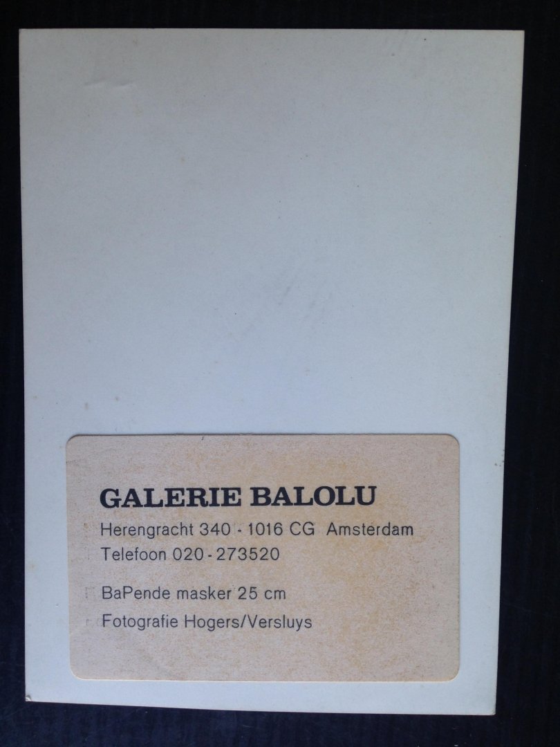  - Foto masker Gallerie Balolu, Amsterdam