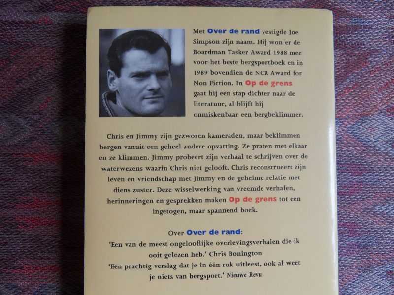 Simpson, Joe. [ GESIGNEERD door de auteur ]. - Op de grens.