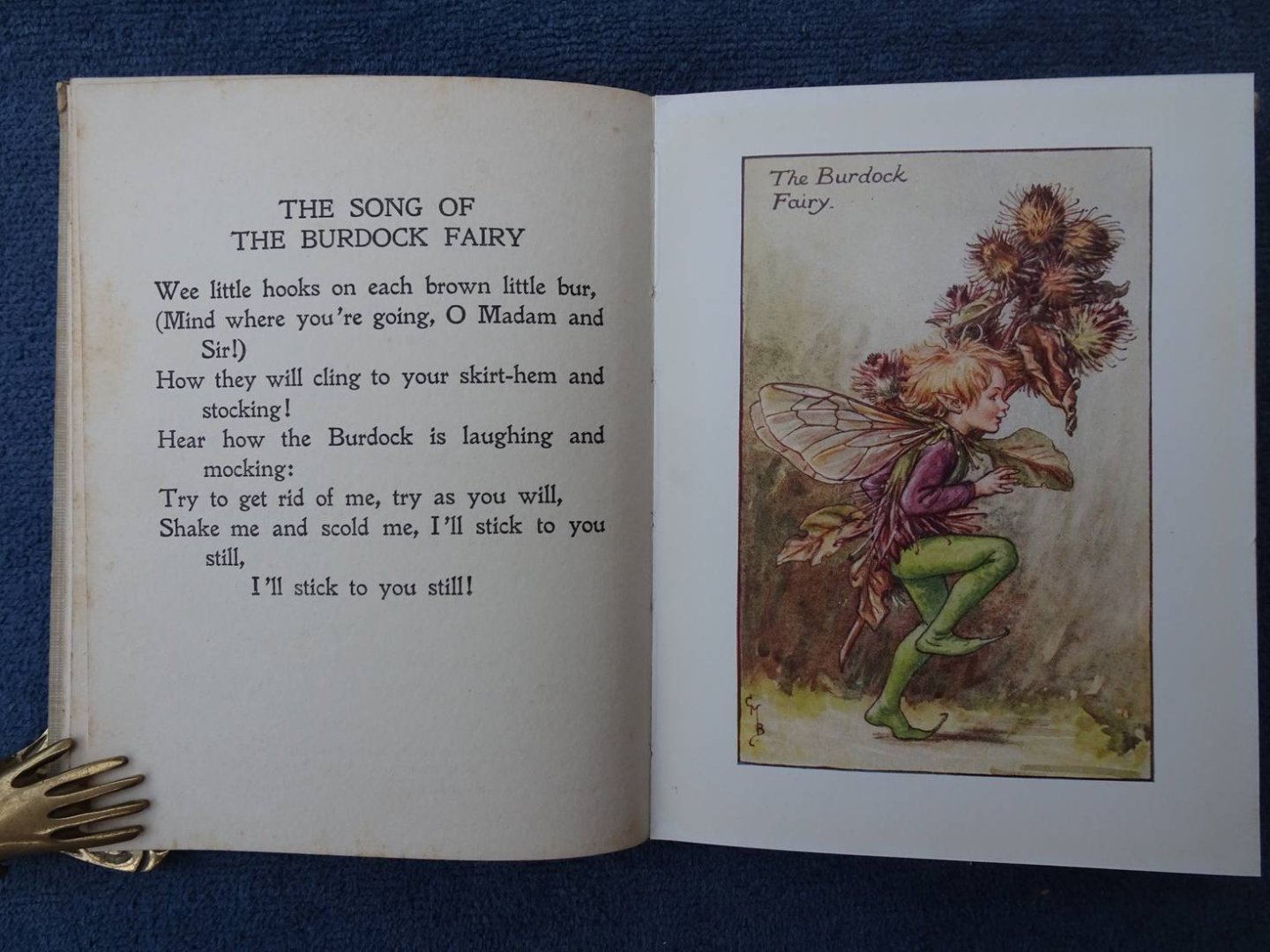 Barker, Cicely Mary. - Flower Fairies of the Autumn. With the nuts and Berries they bring.