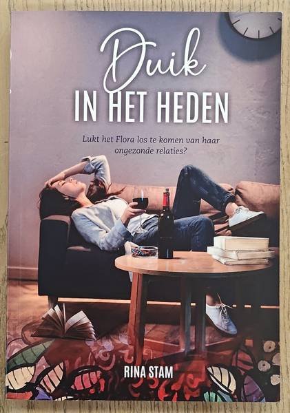 STAM, RINA. - Duik in het heden, Rode Draad Trilogie deel 2