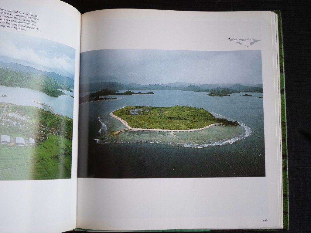 Atmowiloto, Arswendo - Indonesia from the air