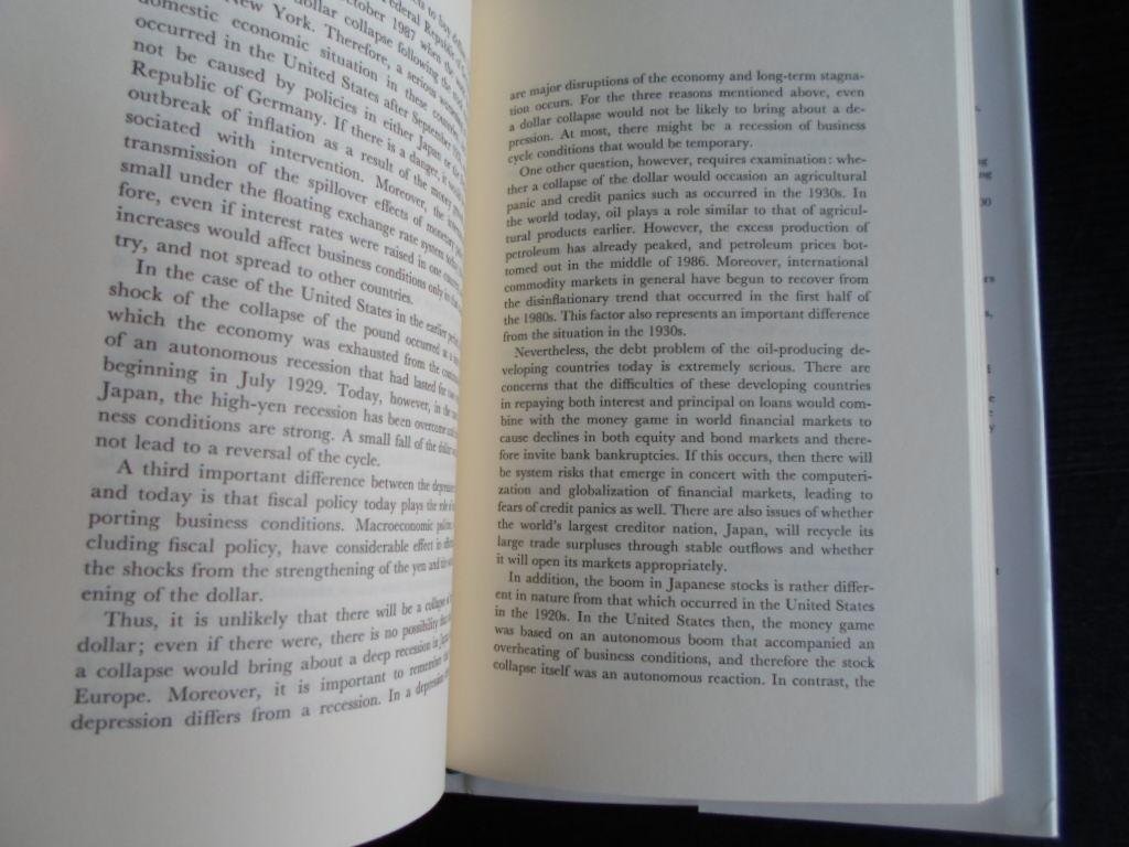 Suzuki, Yoshi - Japan’s Economic Performance and International Role