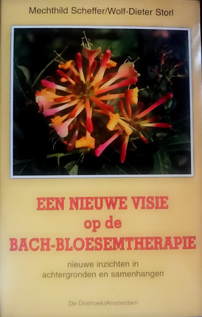 Scheffer , Mechthild . &  Wolf-Dieter Storl . &  Steven Logeman .  [ ISBN 9789060305584 ] 2519 - Een Nieuwe Visie op de Bach-Bloesemtherapie . ( Nieuwe inzichten in achtergronden en samenhangen . ) Geen enkele alternatieve therapie word met zoveel enthousiasme toegepast als de subtieler behandelingswijze met de bloemen medisch van de -
