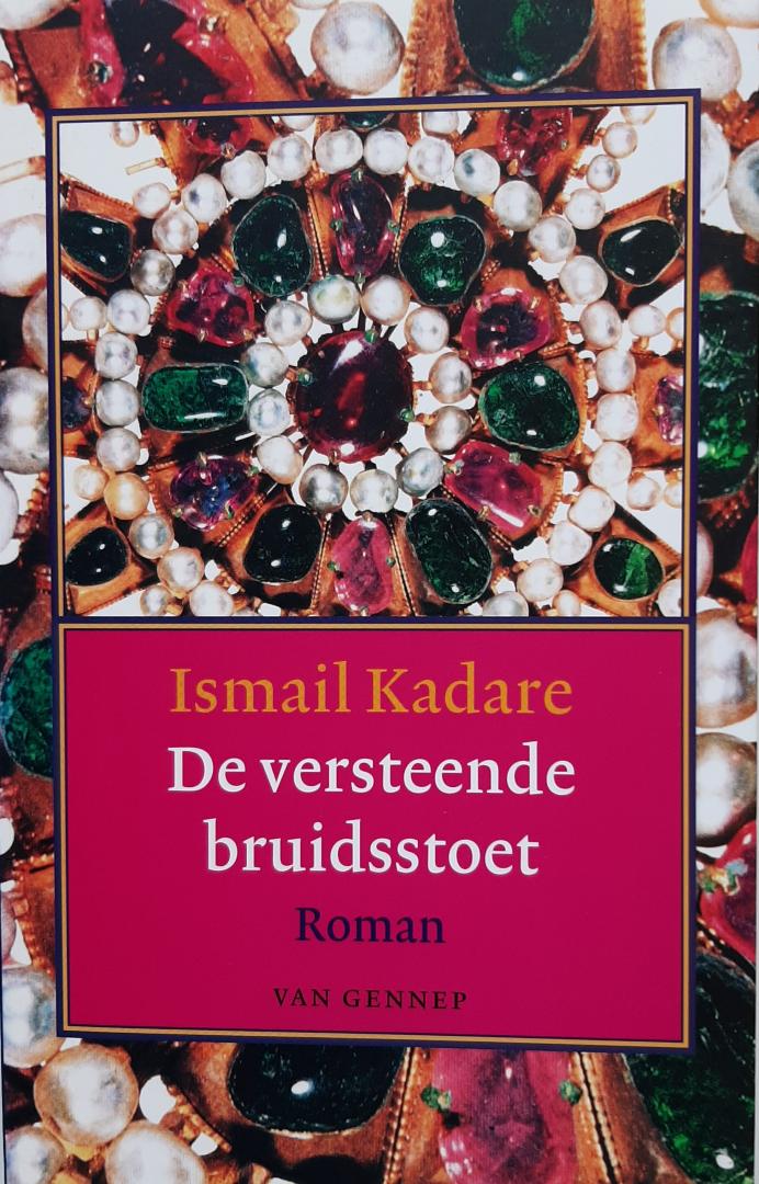 Kadare, Ismail - De versteende bruidsstoet