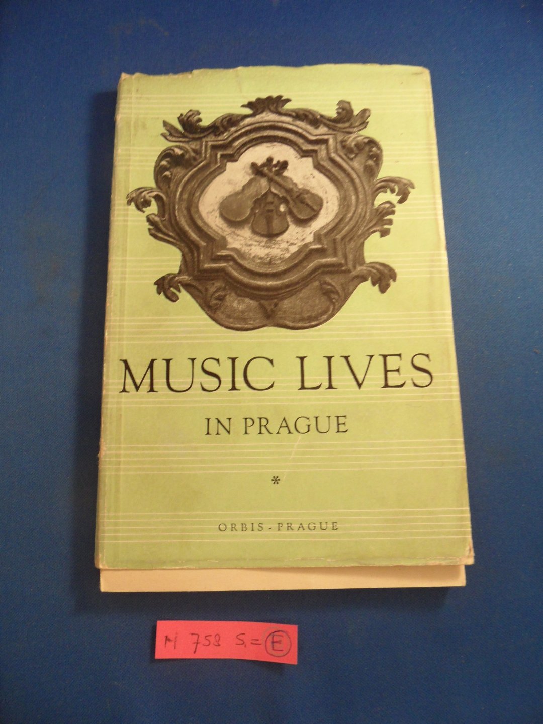  - Music lives in Prague. Walk through the city