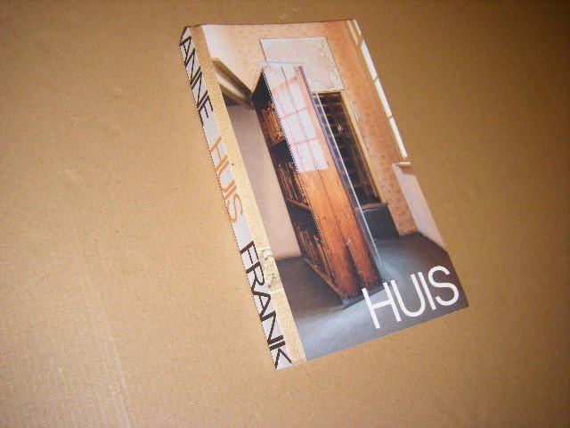 Elias van der Plicht - Anne Frank Huis levensgroot, staand en ten voeten uit