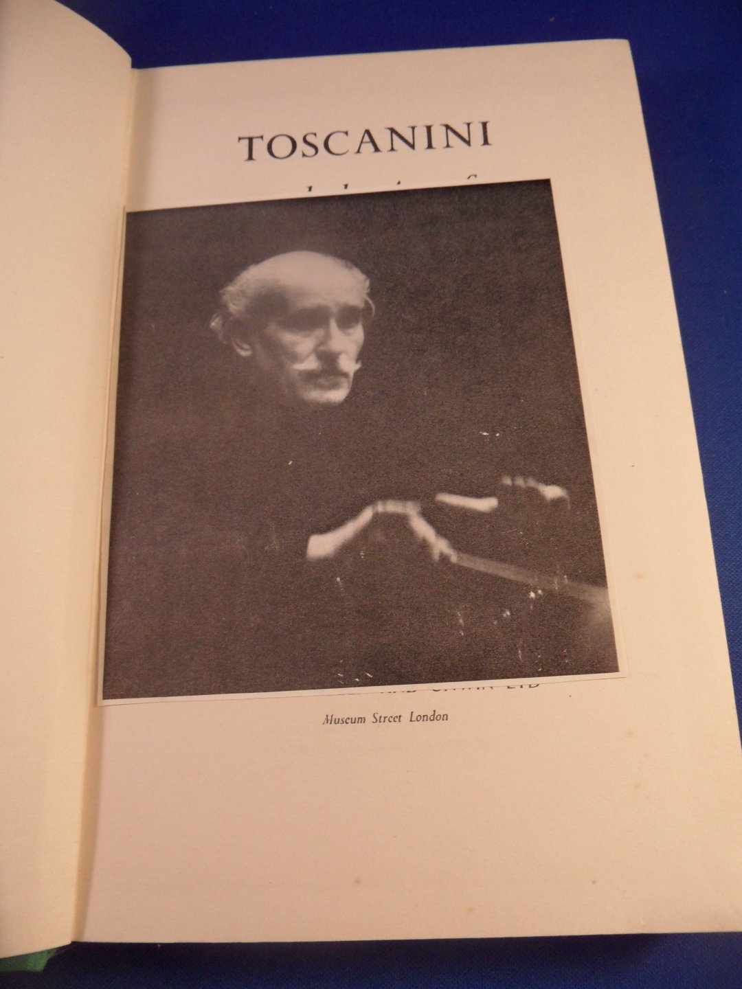 Marsh, Robert Charles - Toscanini and the art of Orchestral Performance