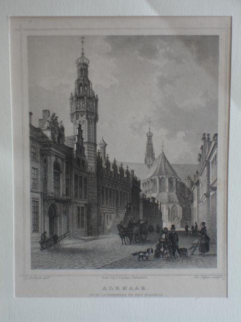 Alkmaar. - Alkmaar. De St. Laurenskerk en het stadhuis.
