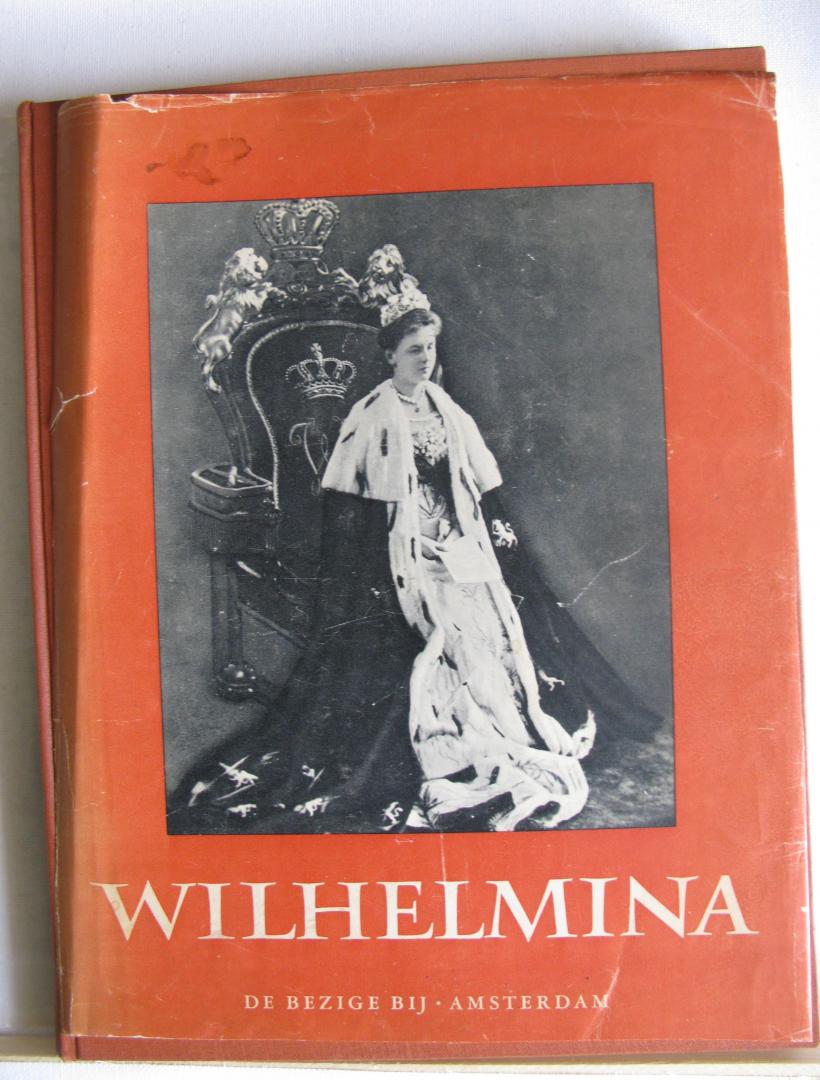 Iongh, Jane de en Kohnstamm, M. - Wilhelmina, een levensgeschiedenis in foto's
