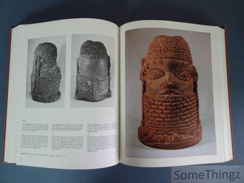 Schaedler, Karl Ferdinand. - Keramik aus Schwarz-Afrika und Alt-Amerika. / Ceramics from Black-Africa and Ancient America. / Céramique de l'Afrique Noire d'Amérique Précolumbienne.  The Hans Wolf Collection. Zurich.