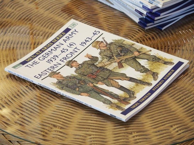 Thomas N.  e.a. - The German army 1939-45 (4). Eastern front 1943-45