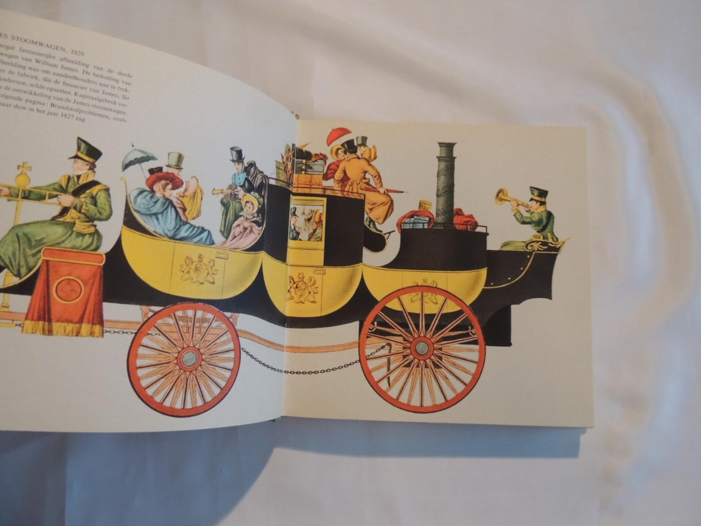 Bird, Anthony - Antieke automobielen - met meer dan 180 illustraties, waarvan ca. 50 in kleuren