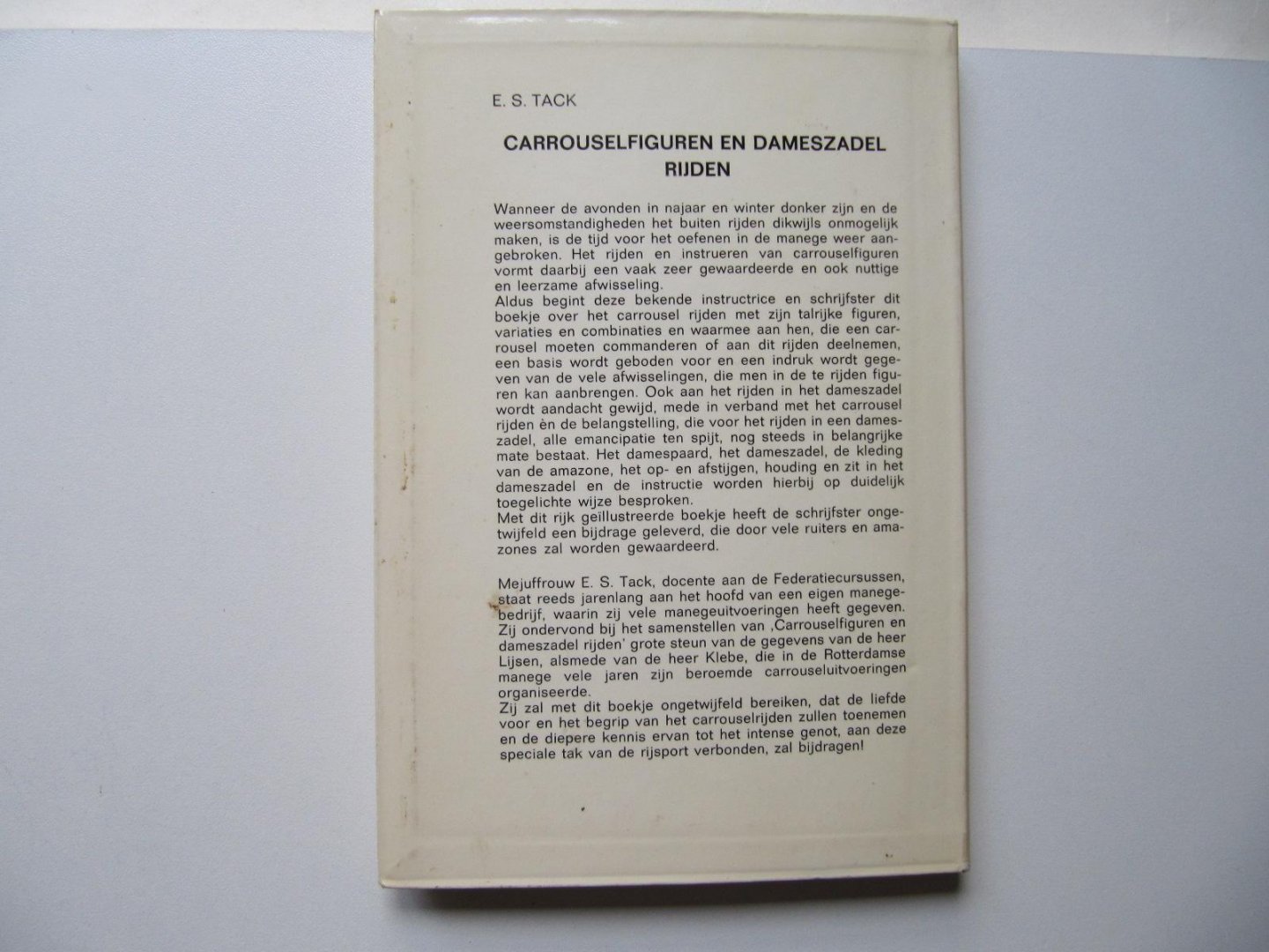 E.S. Tack - Carousselfiguren en Dameszadel Rijden