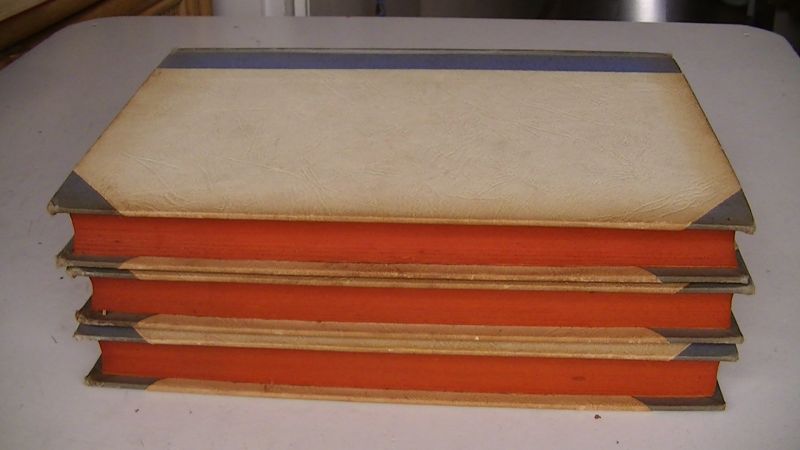 Väring, Astrid // Uit het Zweedsch door M.J.Molanus-Stamperius - Een Schip Komt Geladen 1ste Deel Kent Ge Het Land 2e Deel De Spotvogel 3e Deel.  (volledige TRILOGIE)