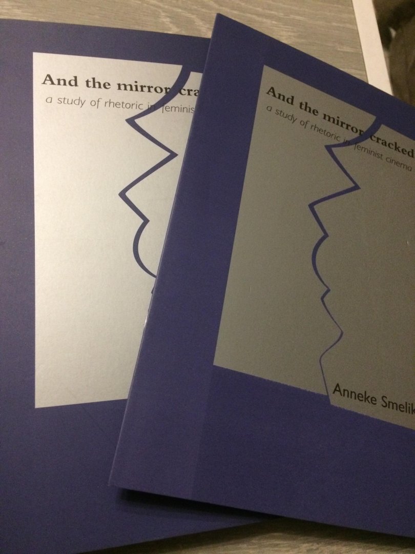 Smelik, A.M. - And the mirror cracked