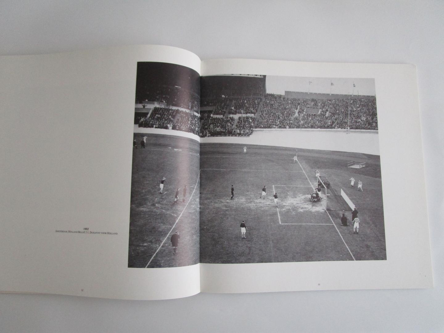Mulder, Jan  (inleiding) - Interland - Het Nederlands elftal tussen 1911 en 1955