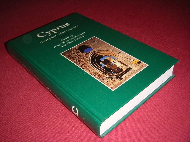 Angel Nicolaou-Konnari, Chris Schabel (eds.) - Cyprus, Society and culture 1191-1374 (Medochemie edition)