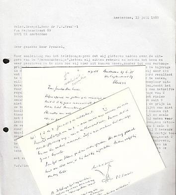 (GRUNBERG, Arnon). Mr. F.E. FRENKEL - Twee handgeschreven brieven en vier correspondentiekaarten van mr. F.E. Frenkel aan 'Zeer geachte heer Simons'.