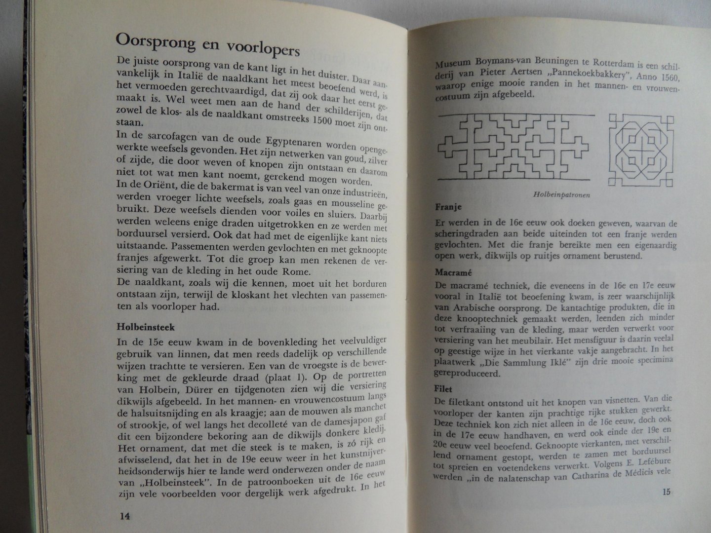 Meulen-Nulle, L.W. van der. [ GESIGNEERD ]. - Kant met naald en klos en speldenbos.