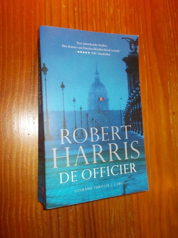 HARRIS, ROBERT, - De officier.