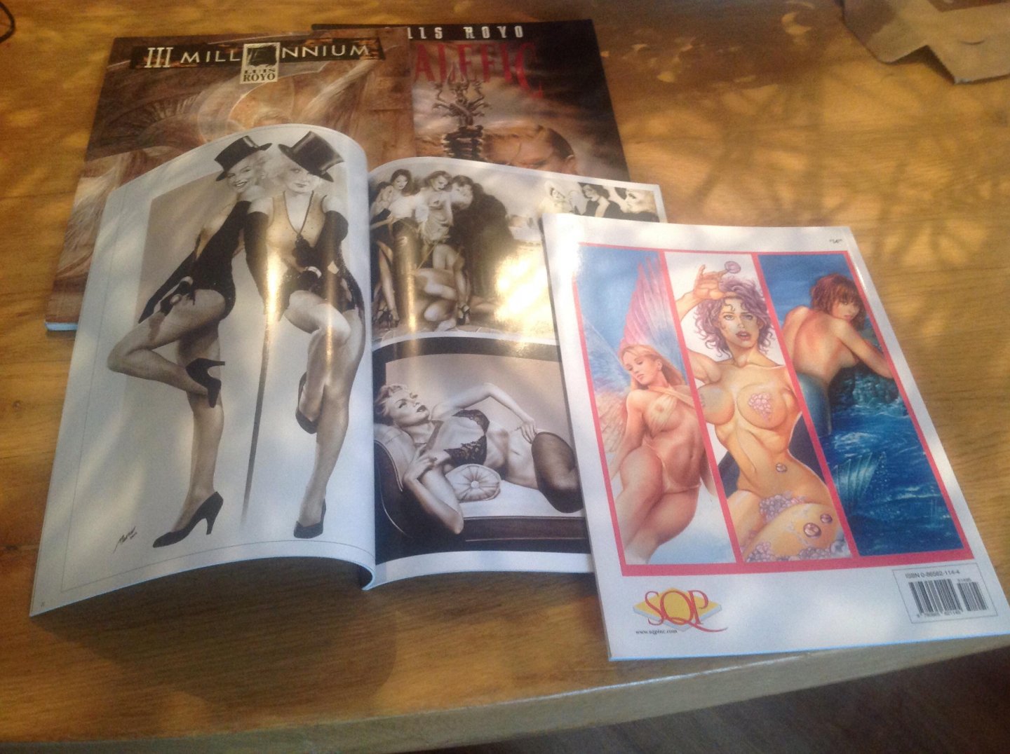 Luis Royo - Malefic.  Met drie extra's