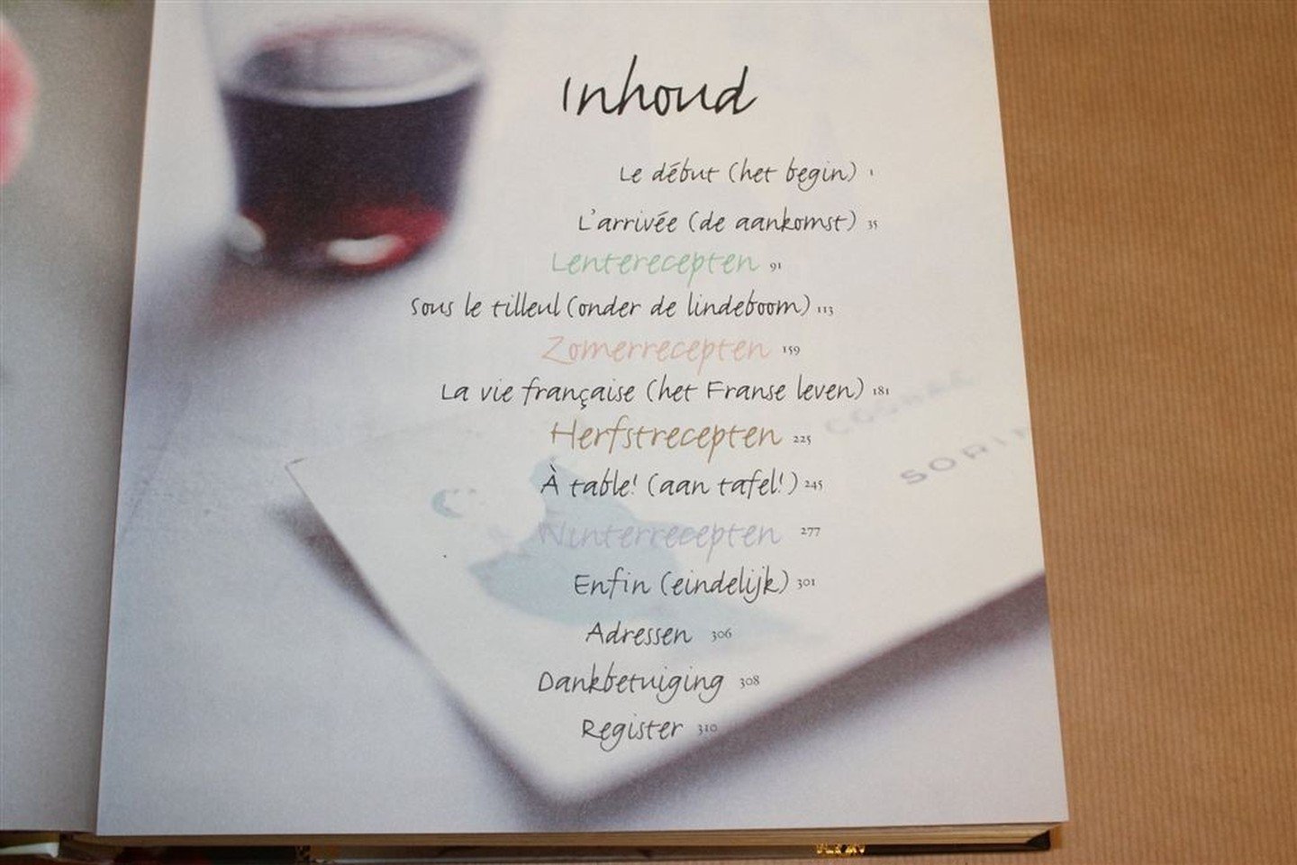 Jane Webster, Nikole Ramsay, Paulina de Nijs, Vitataal (Feerwerd) - À table — De culinaire joie de vivre van Normandië