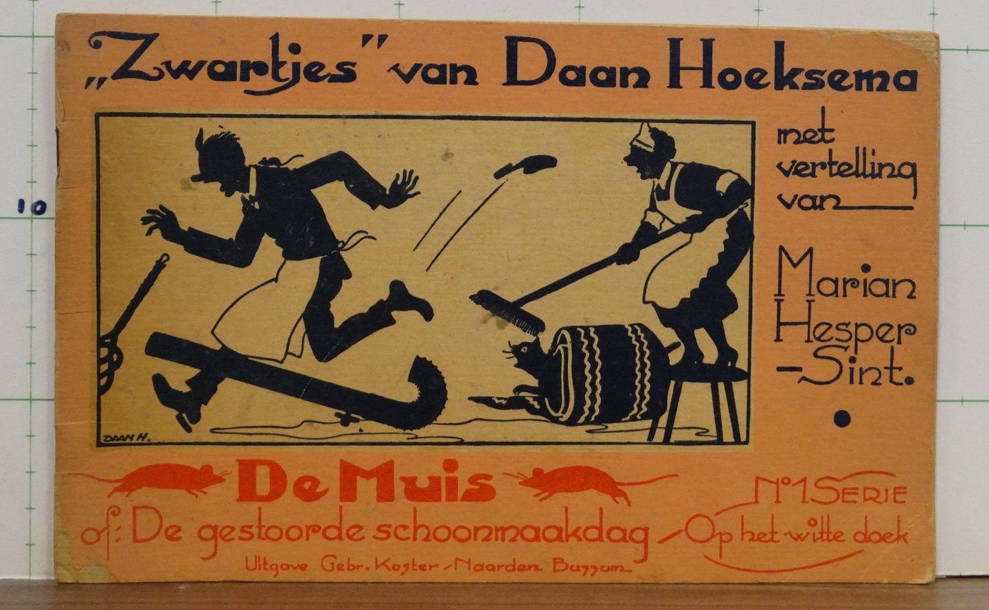 Hesper Sint, Marian - Hoeksema, Daan (ill.) - Zwartjes - serie op het witte doek nr.1 - de muis of gestoorde schoonmaakdag