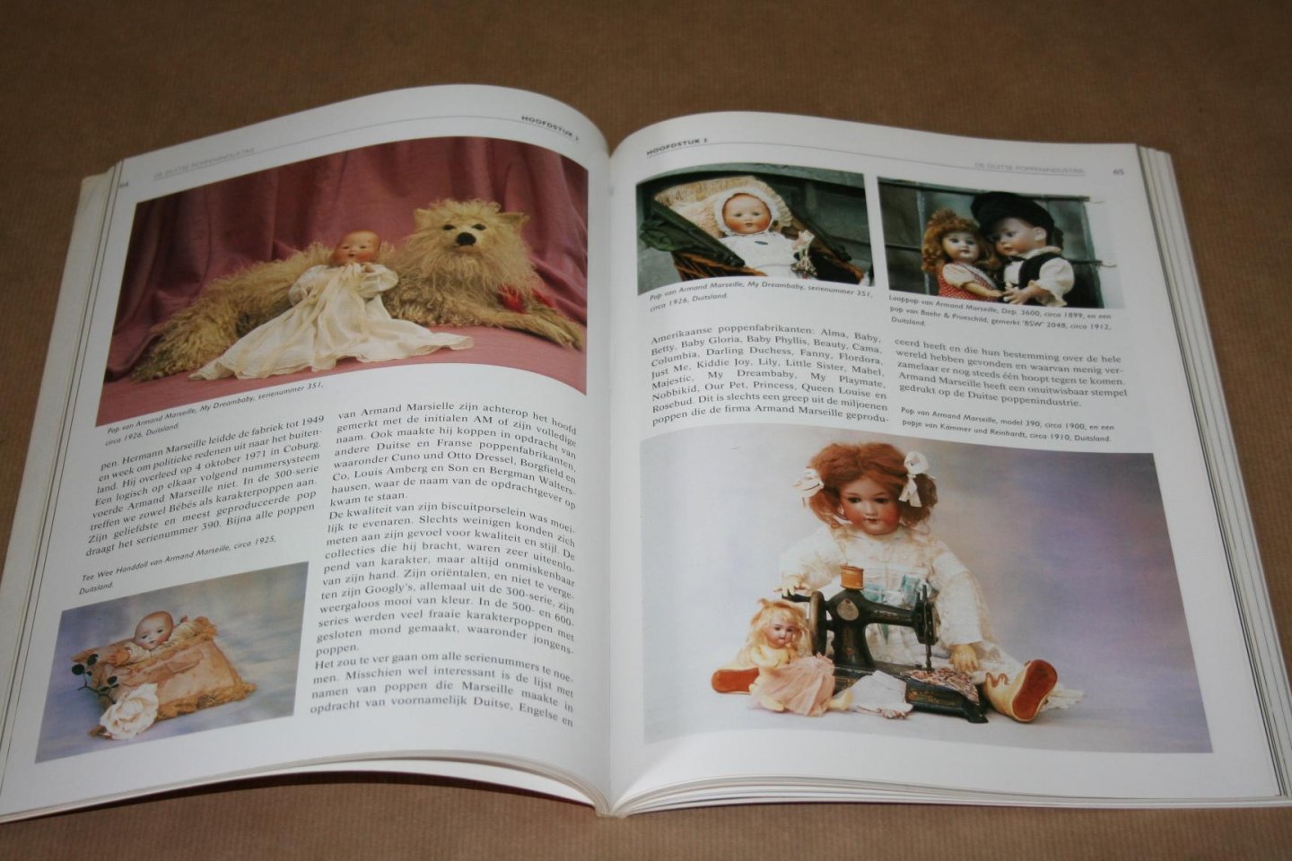 Agnes Melger - Antieke poppen --   De geschiedenis van het kleurrijke leven van poppen uit de 19e en 20e eeuw